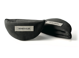 https://www.vermicular.us/images/products/Pot-Holder/lineup_pot-holders_graphite.jpg