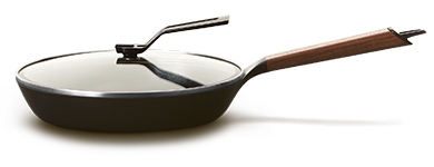 https://www.vermicular.us/images/products/Vermicular-Frying-Pan/lineup_frying-pan_26cm_walnut.jpg